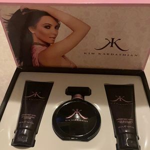 3.4 oz Perfume, Lotion and Body Wash
Brand New